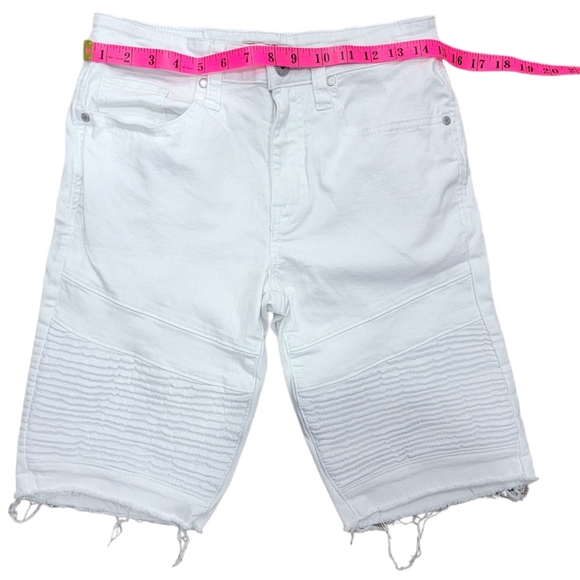 (M) Guess Distressed Moto Shorts Mens) - Picture 3 of 7